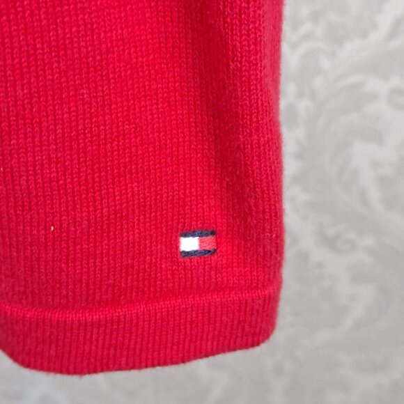 Tommy Hilfiger Size Medium Red white Gold Argyle Front Sweater Long Sleeve VNeck - Picture 4 of 10